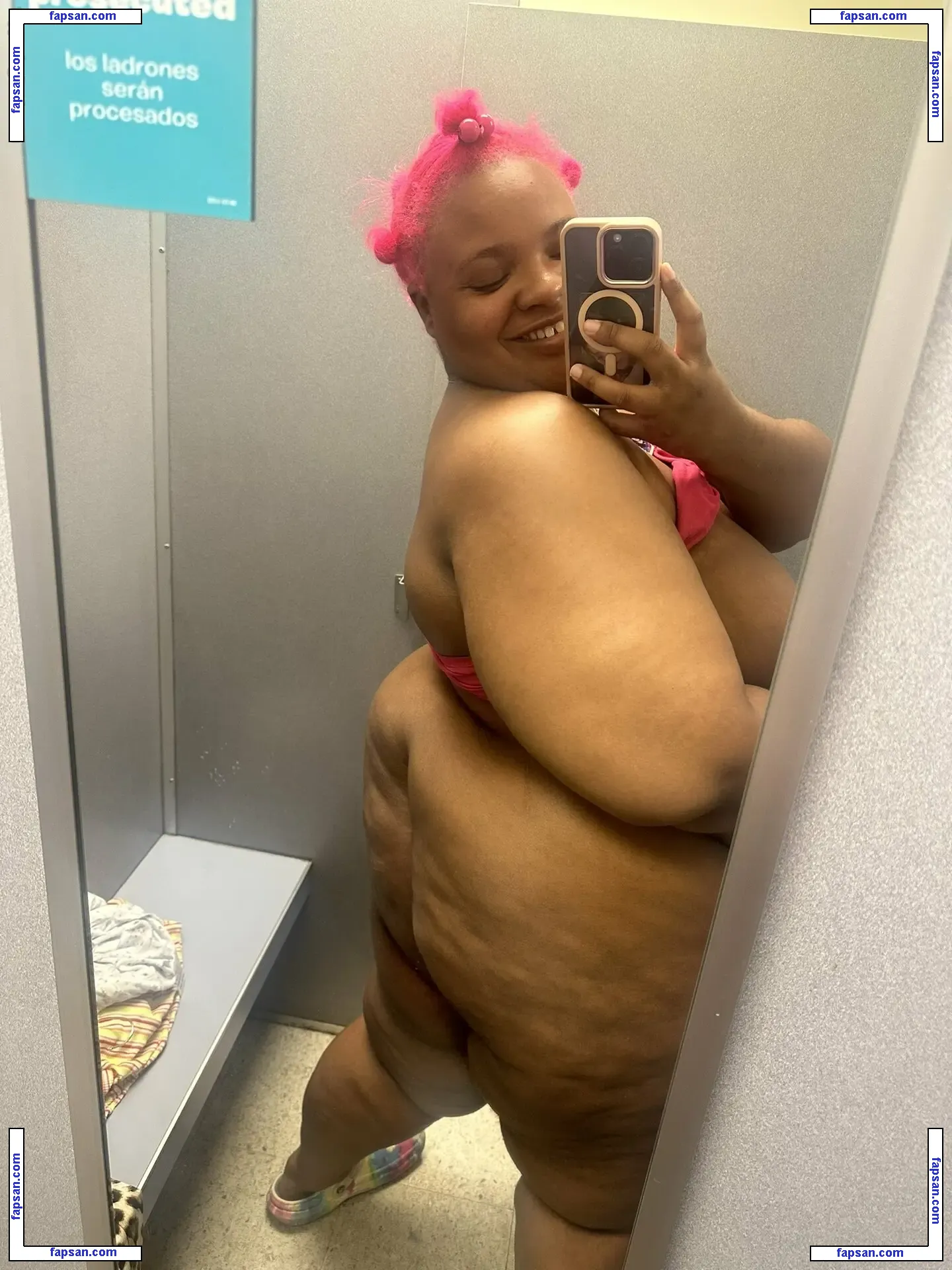 Lovelypeaches nude photo #0008 from OnlyFans