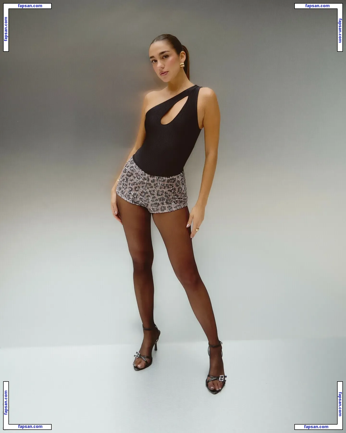 Luana Barron nude photo #0022 from OnlyFans