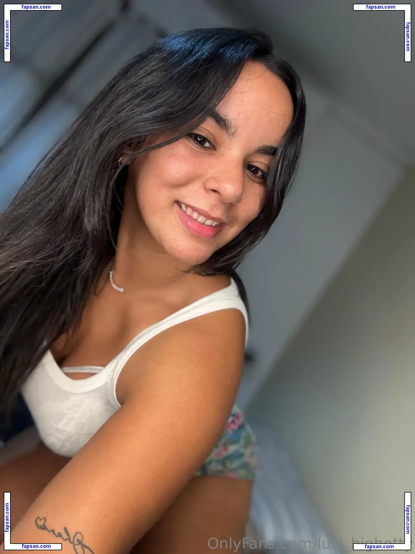 luci_bigbotty nude photo #0007 from OnlyFans