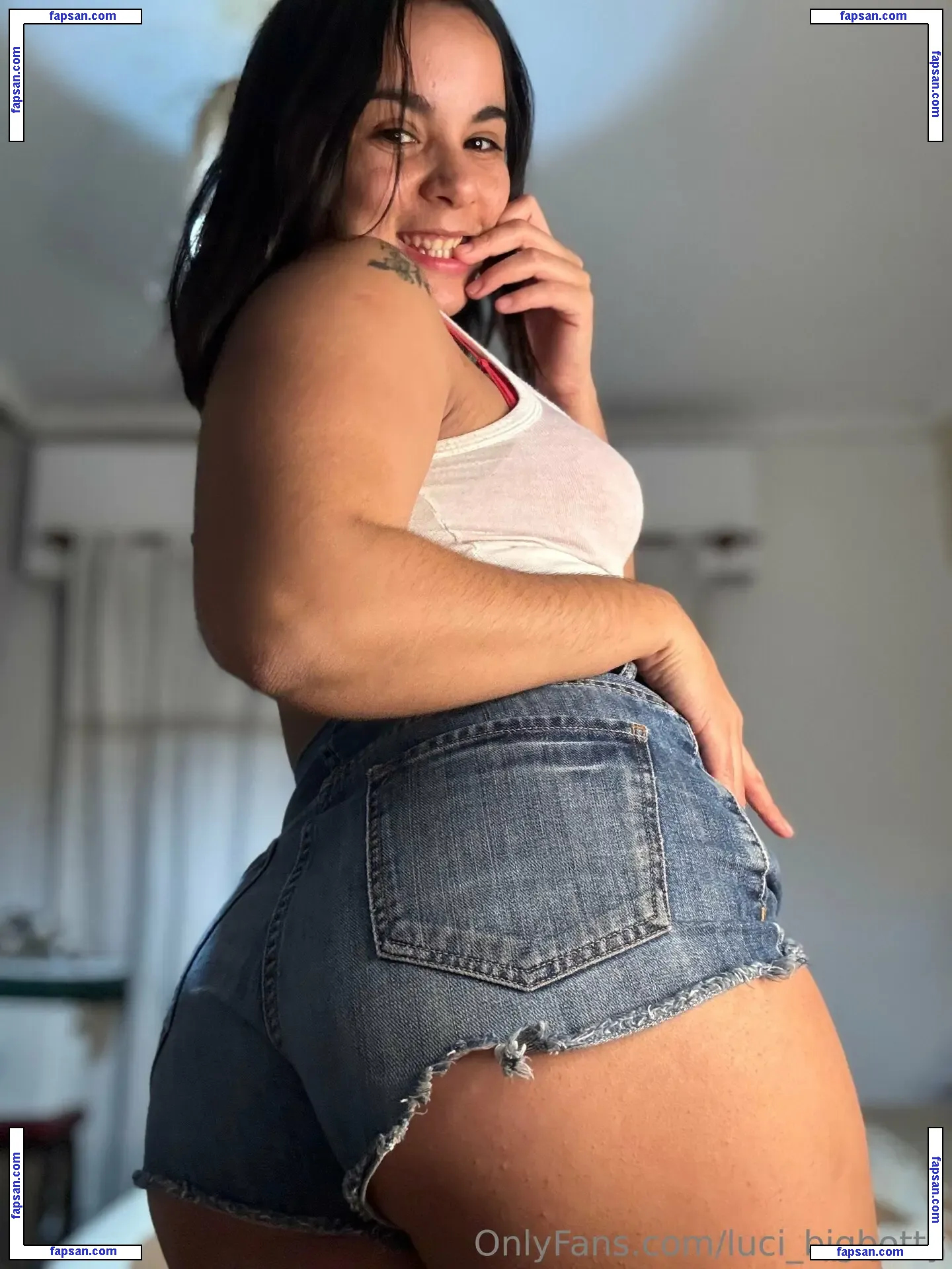 luci_bigbotty nude photo #0010 from OnlyFans