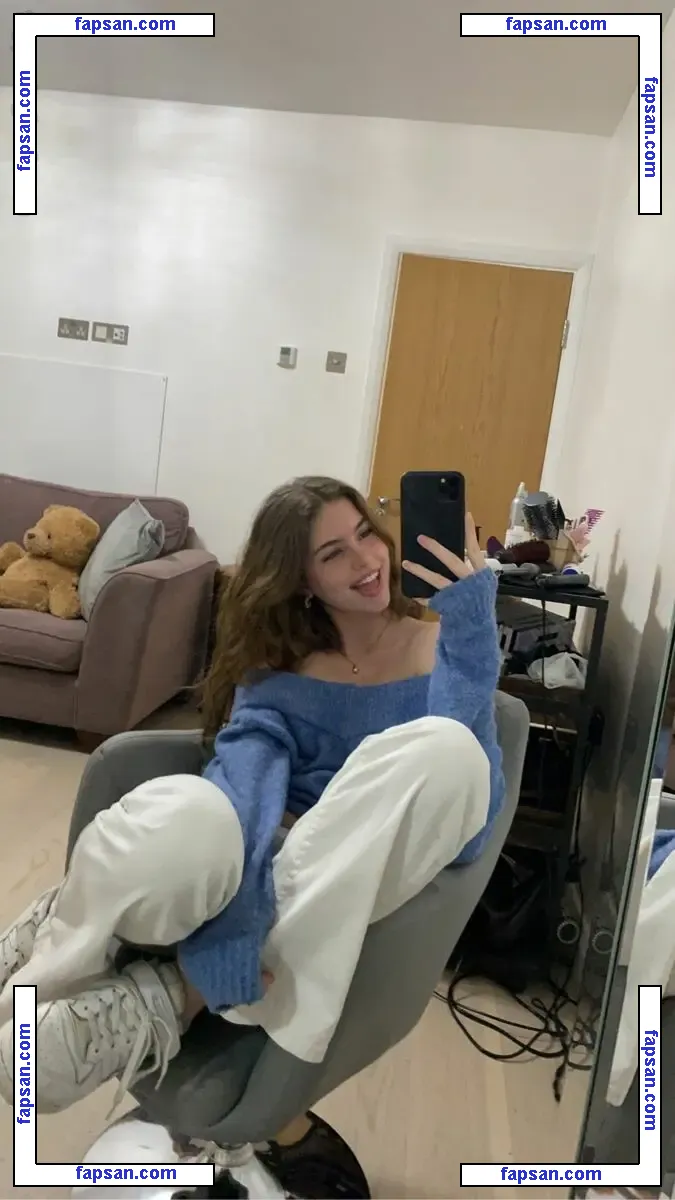 Lucía Ferrato nude photo #0004 from OnlyFans