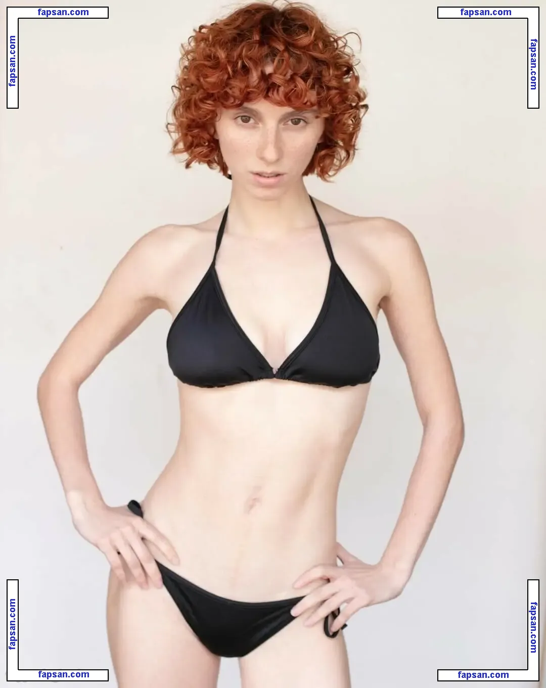 Lucia Inerme голая фото #0002 с Онлифанс