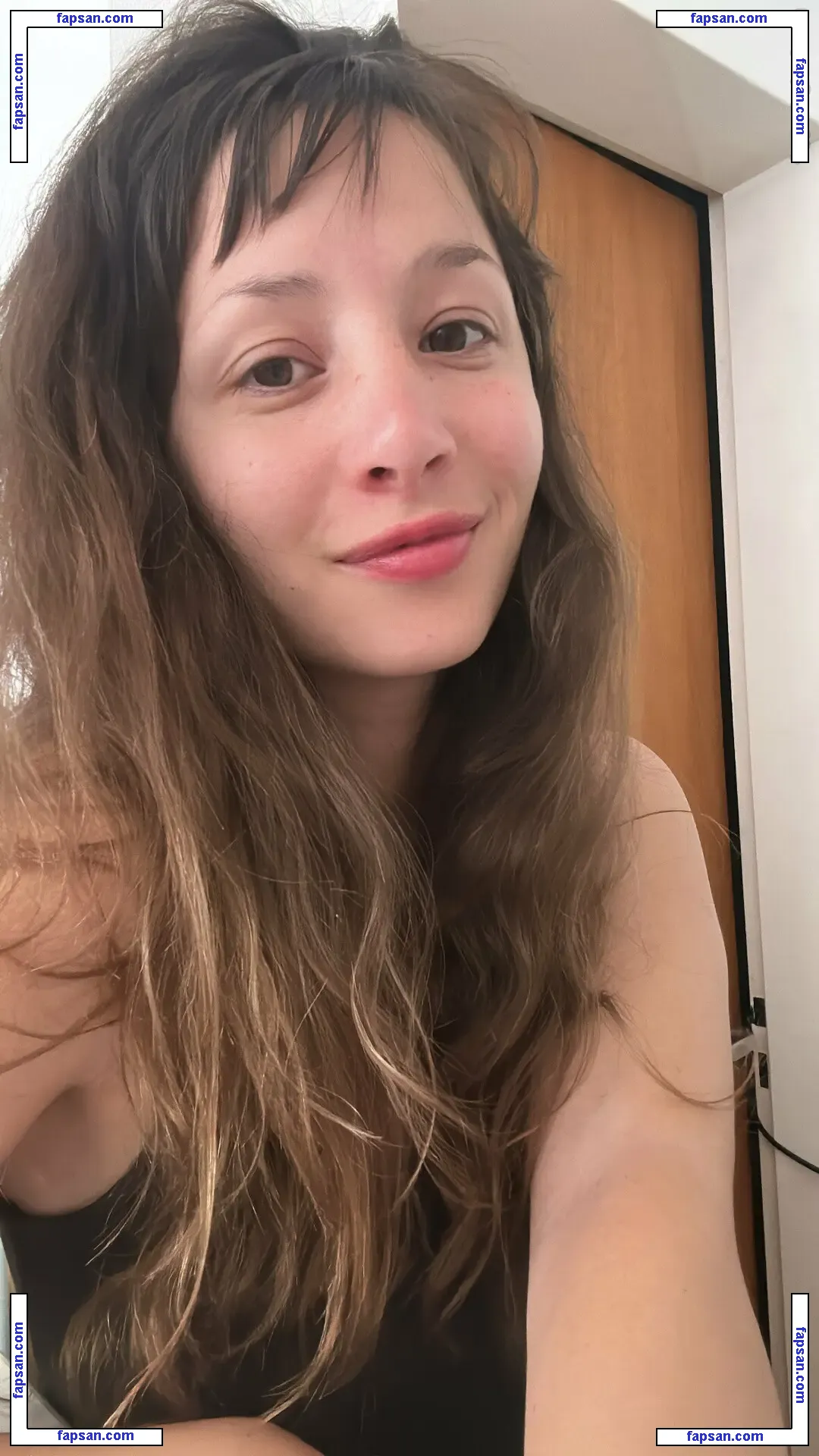 Lucia Roldan голая фото #0006 с Онлифанс