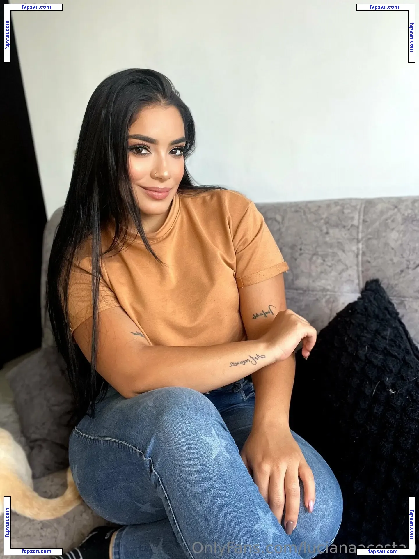 lucianaacosta0 nude photo #0007 from OnlyFans
