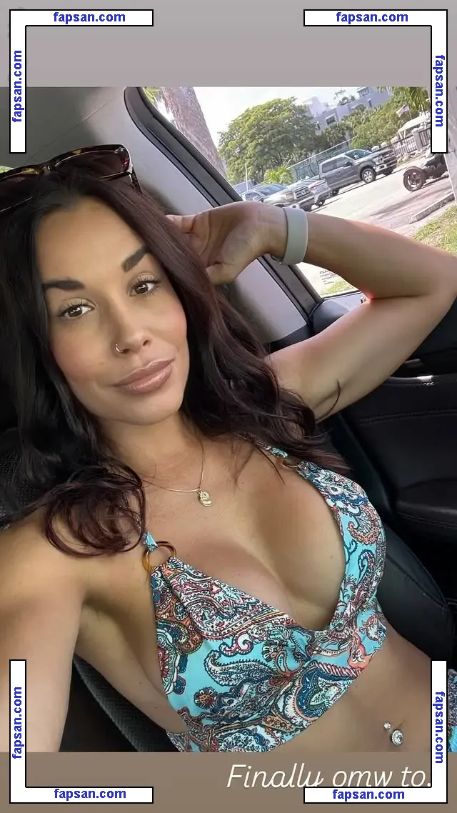 Lucie Zova голая фото #0013 с Онлифанс