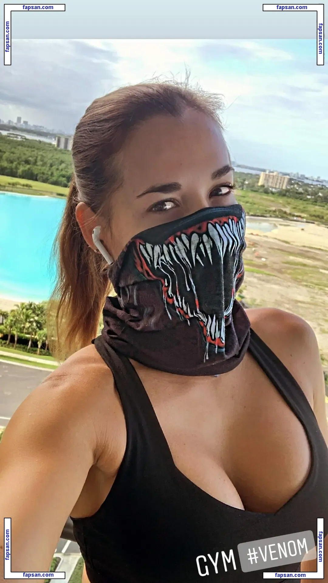 Lucie Zova голая фото #0022 с Онлифанс