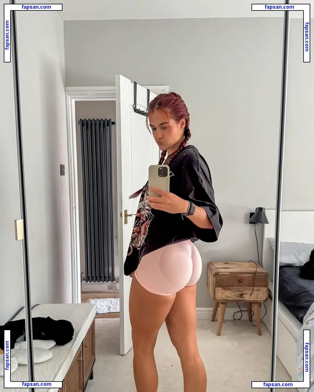 Lucieliftss nude photo #0004 from OnlyFans