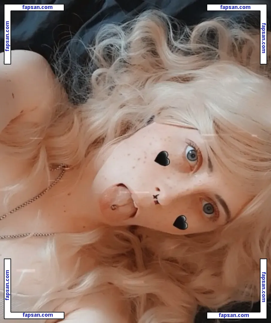 Lucifairy nude photo #0004 from OnlyFans