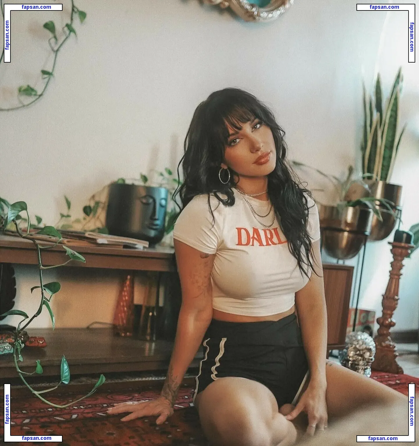 lucillepetitevip nude photo #0009 from OnlyFans