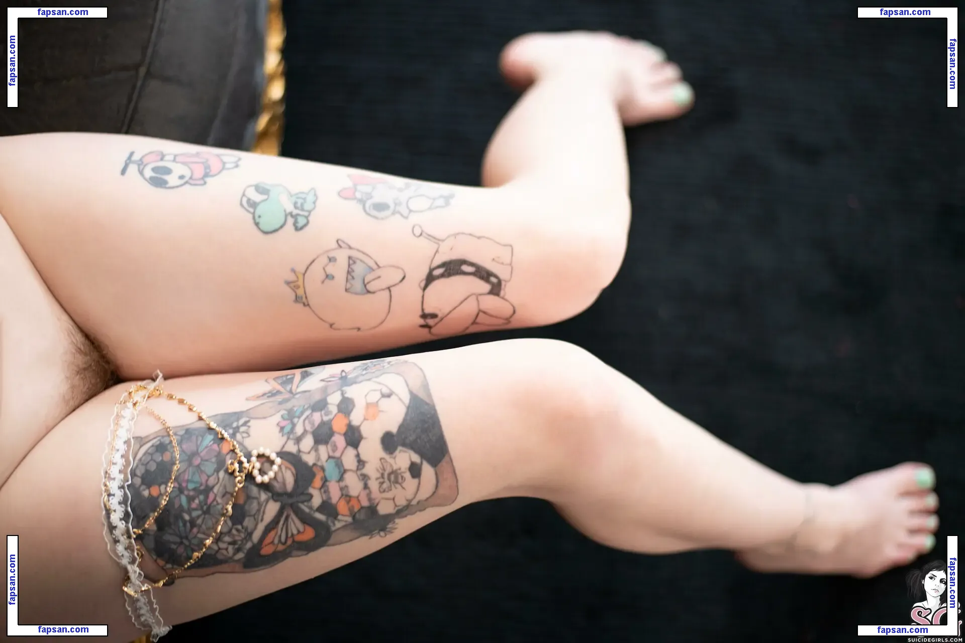 Luckicharmed голая фото #0019 с Онлифанс