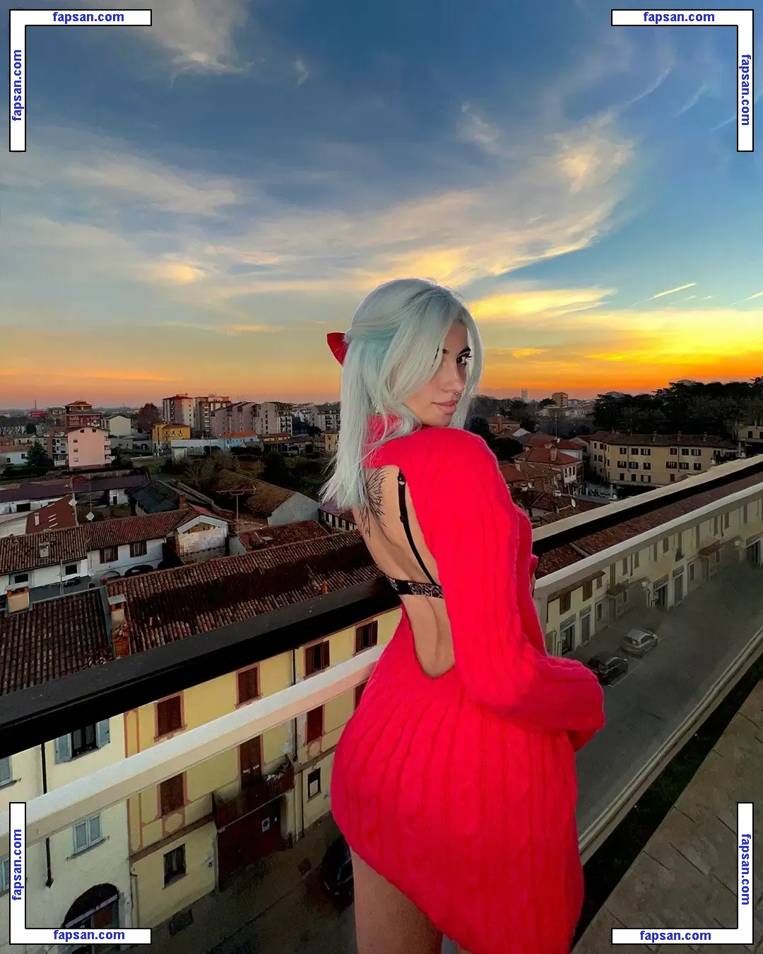 Lucrelisa - la.vica_ (twins) голая фото #0009 с Онлифанс