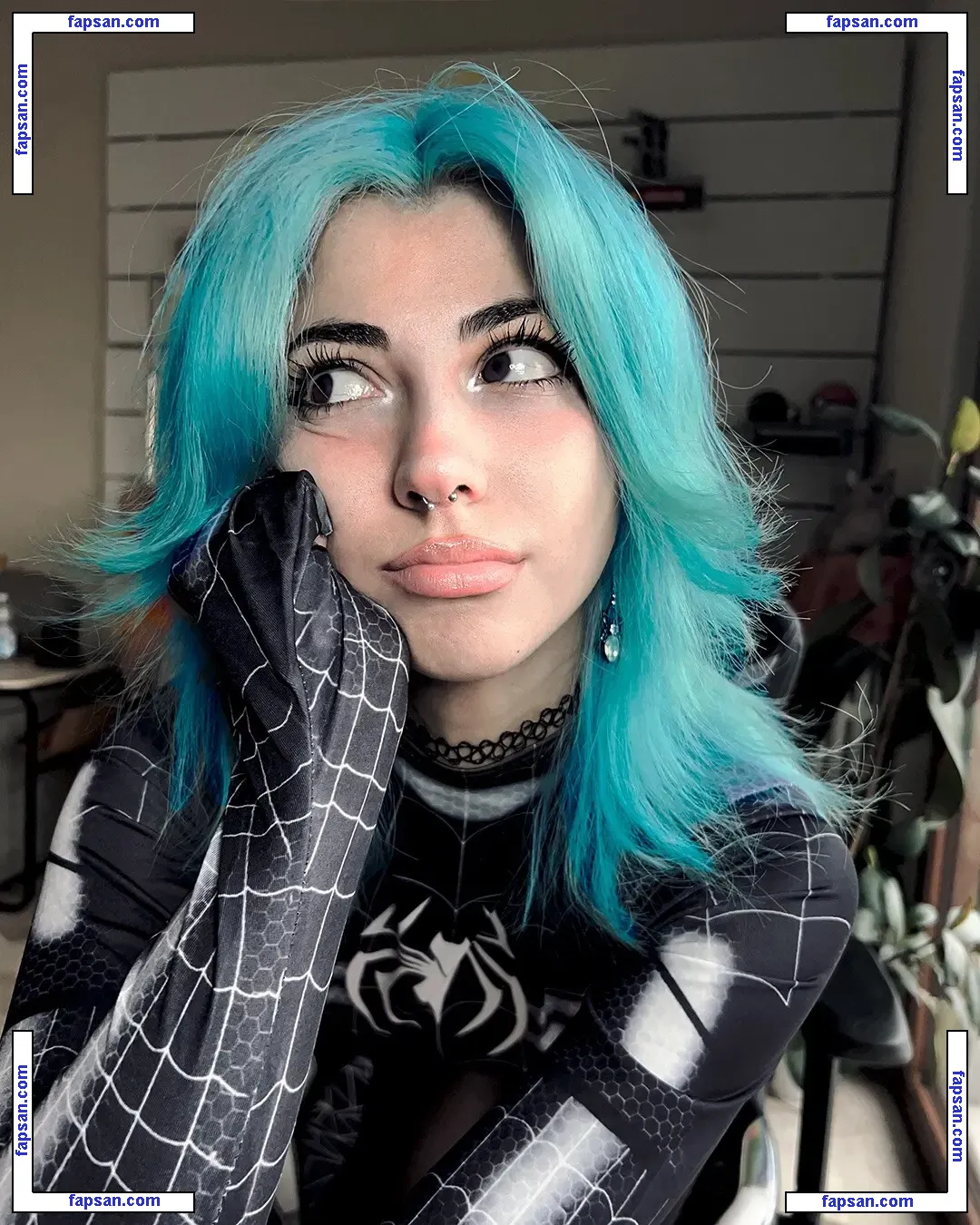 Lucrelisa - la.vica_ (twins) голая фото #0012 с Онлифанс