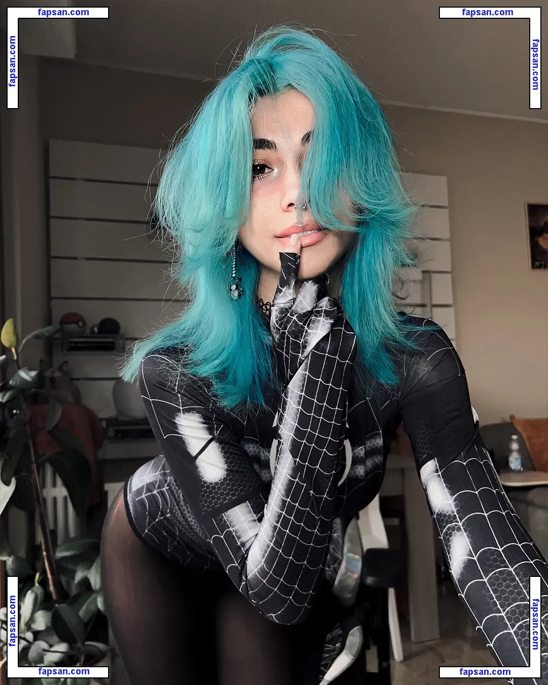 Lucrelisa - la.vica_ (twins) голая фото #0016 с Онлифанс