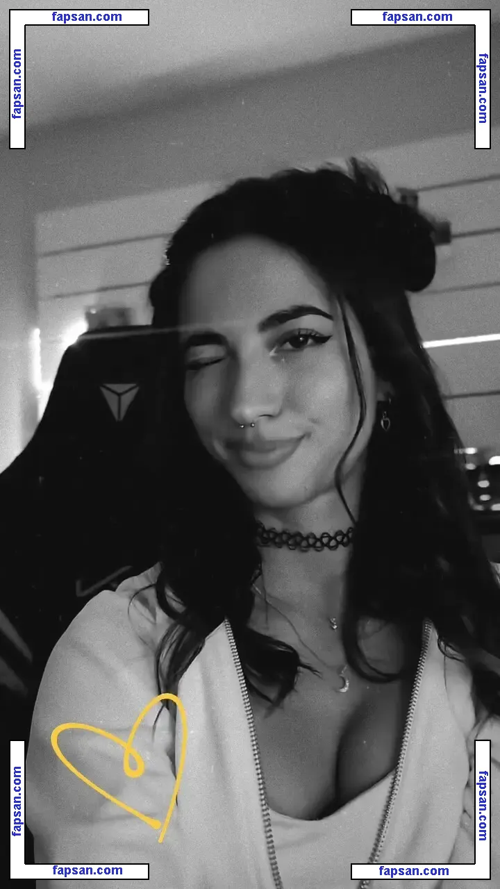 Lucrelisa - la.vica_ (twins) голая фото #0017 с Онлифанс