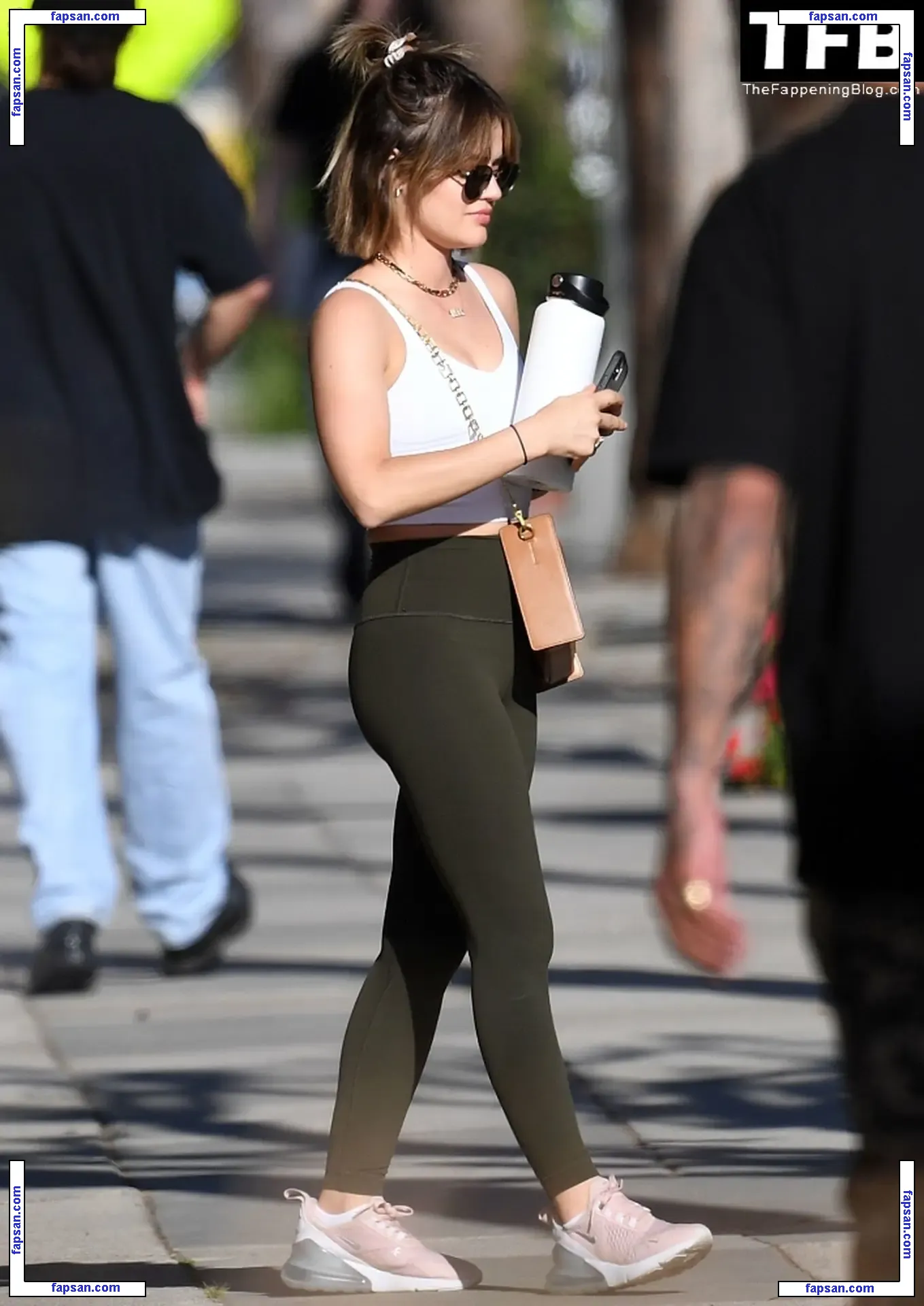 Lucy Hale голая фото #1407 с Онлифанс