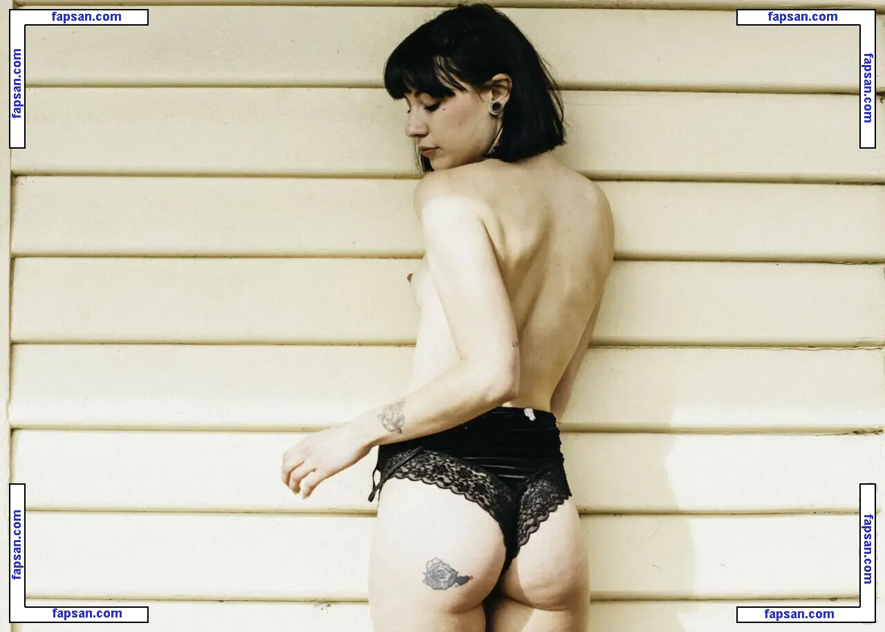 Lucy Lumen nude photo #0002 from OnlyFans