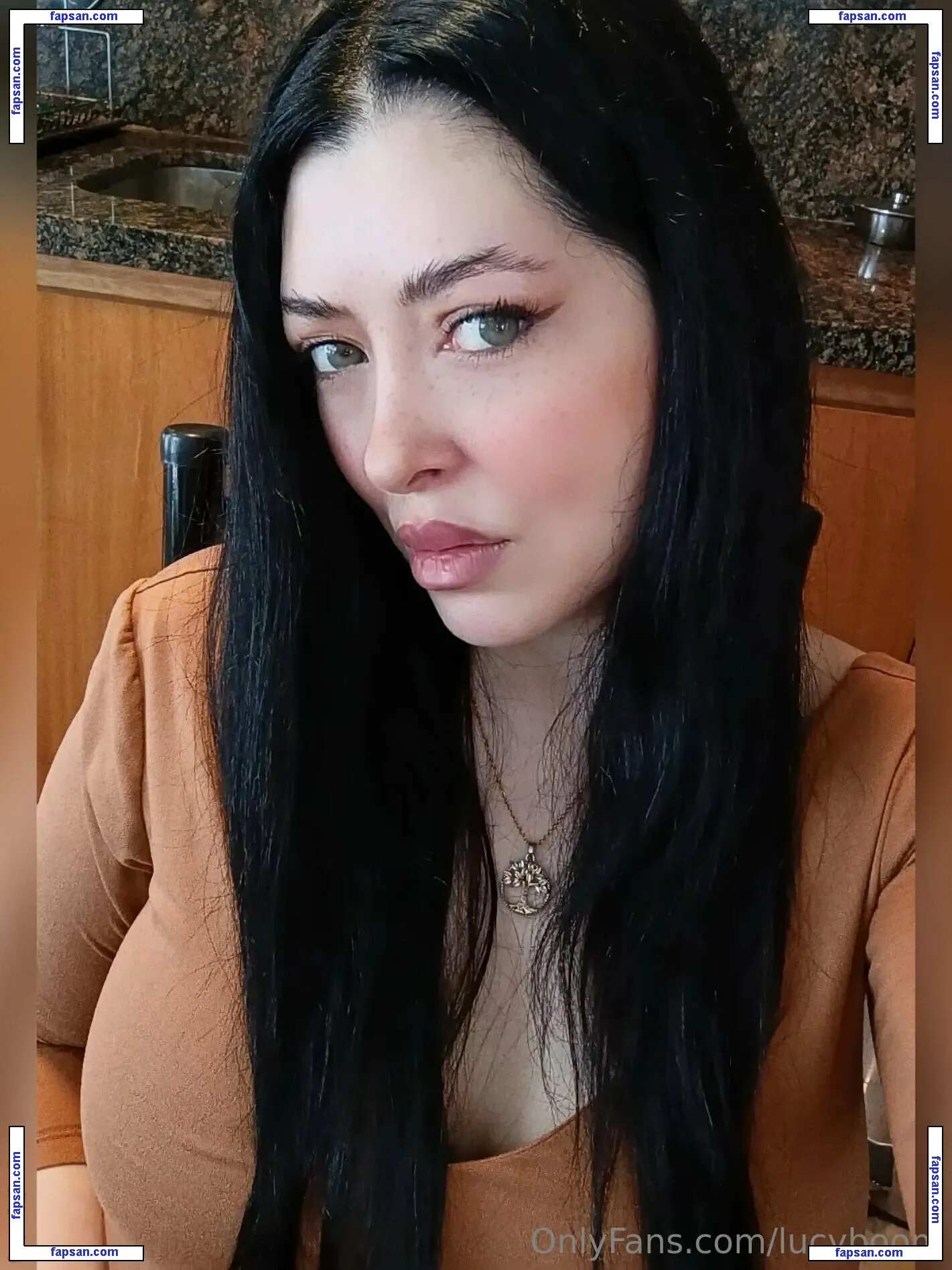 Lucyboom nude photo #0036 from OnlyFans