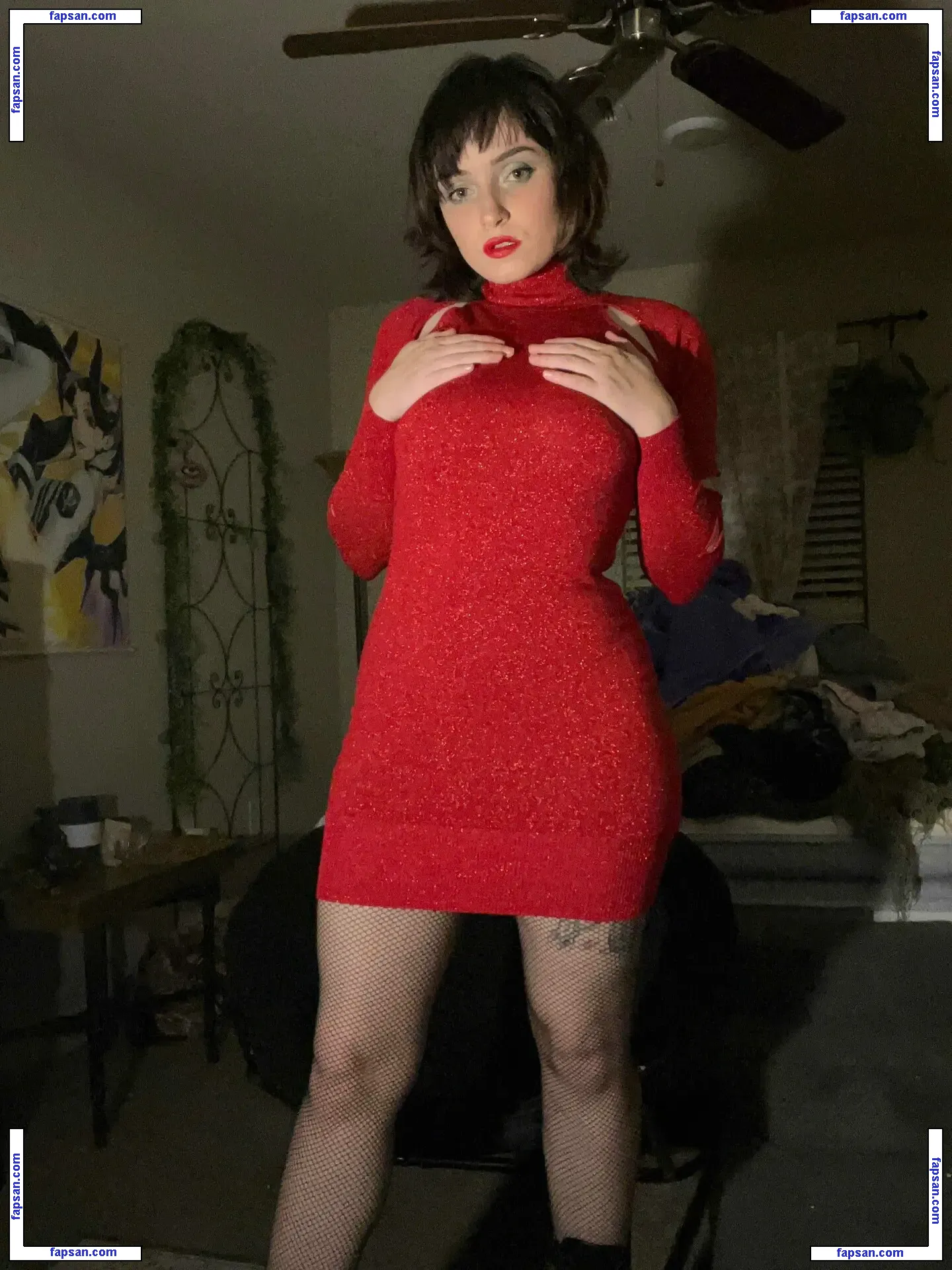 lucylawrence nude photo #0079 from OnlyFans