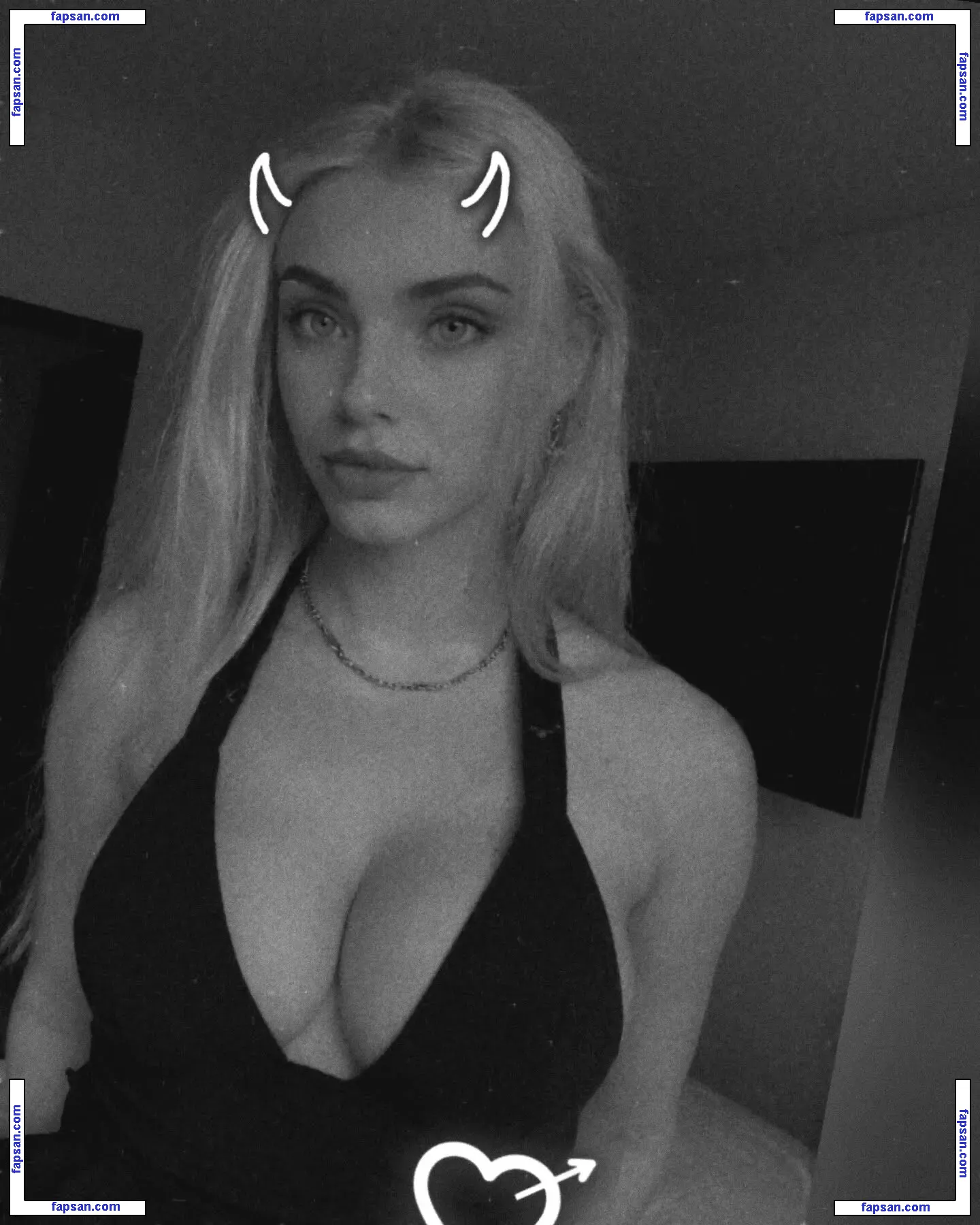 LucyMozzie голая фото #0004 с Онлифанс