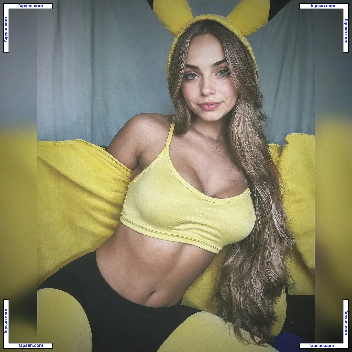 LucyMozzie голая фото #0019 с Онлифанс