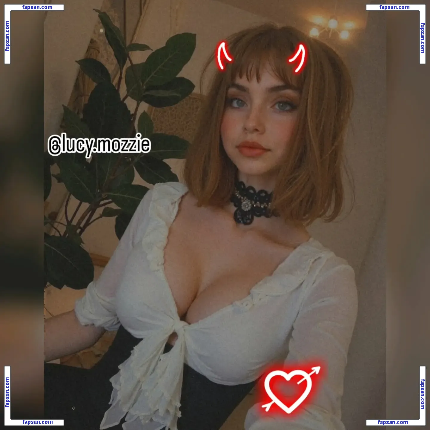 LucyMozzie голая фото #0020 с Онлифанс
