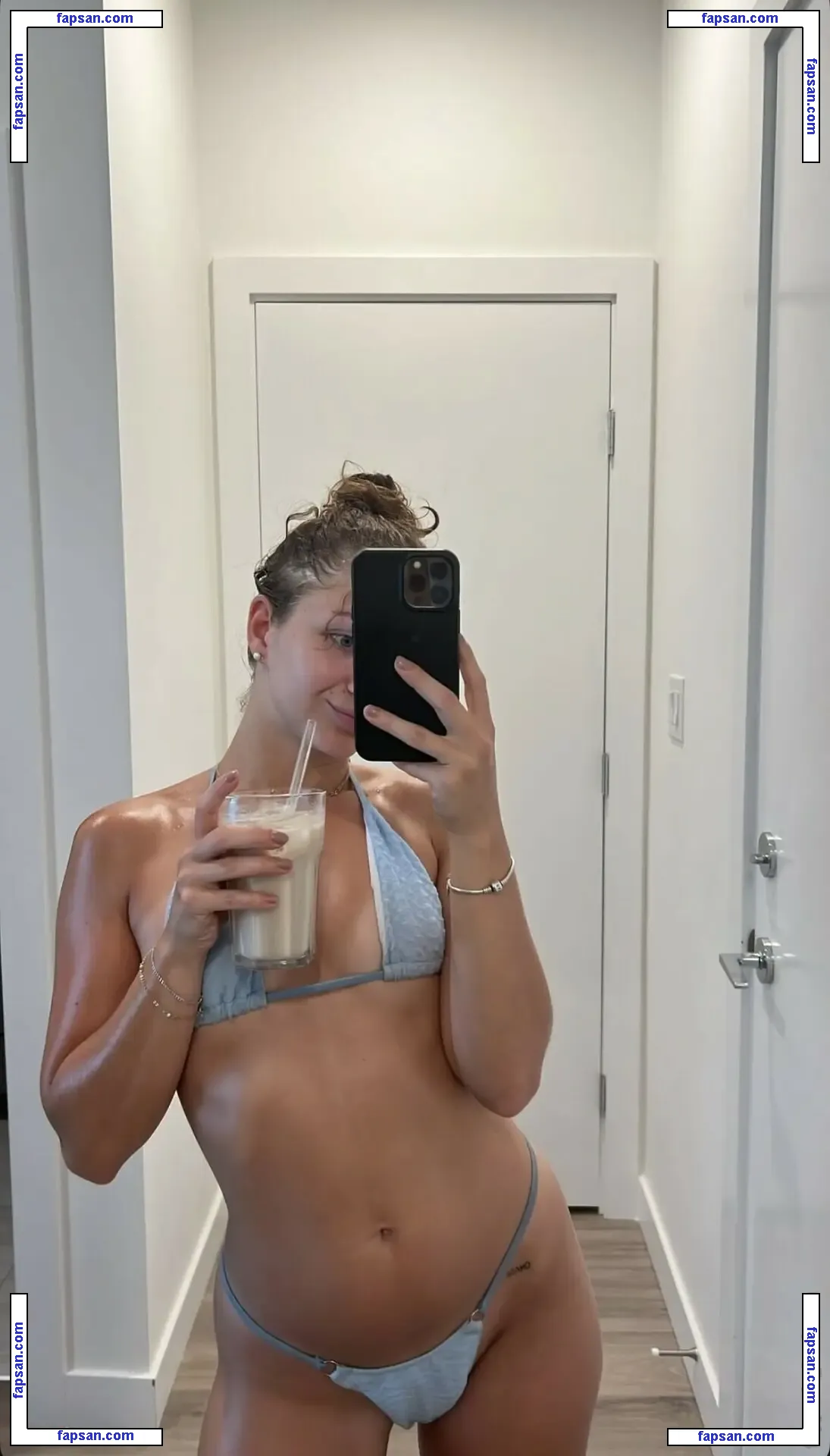 lucyraa nude photo #0010 from OnlyFans