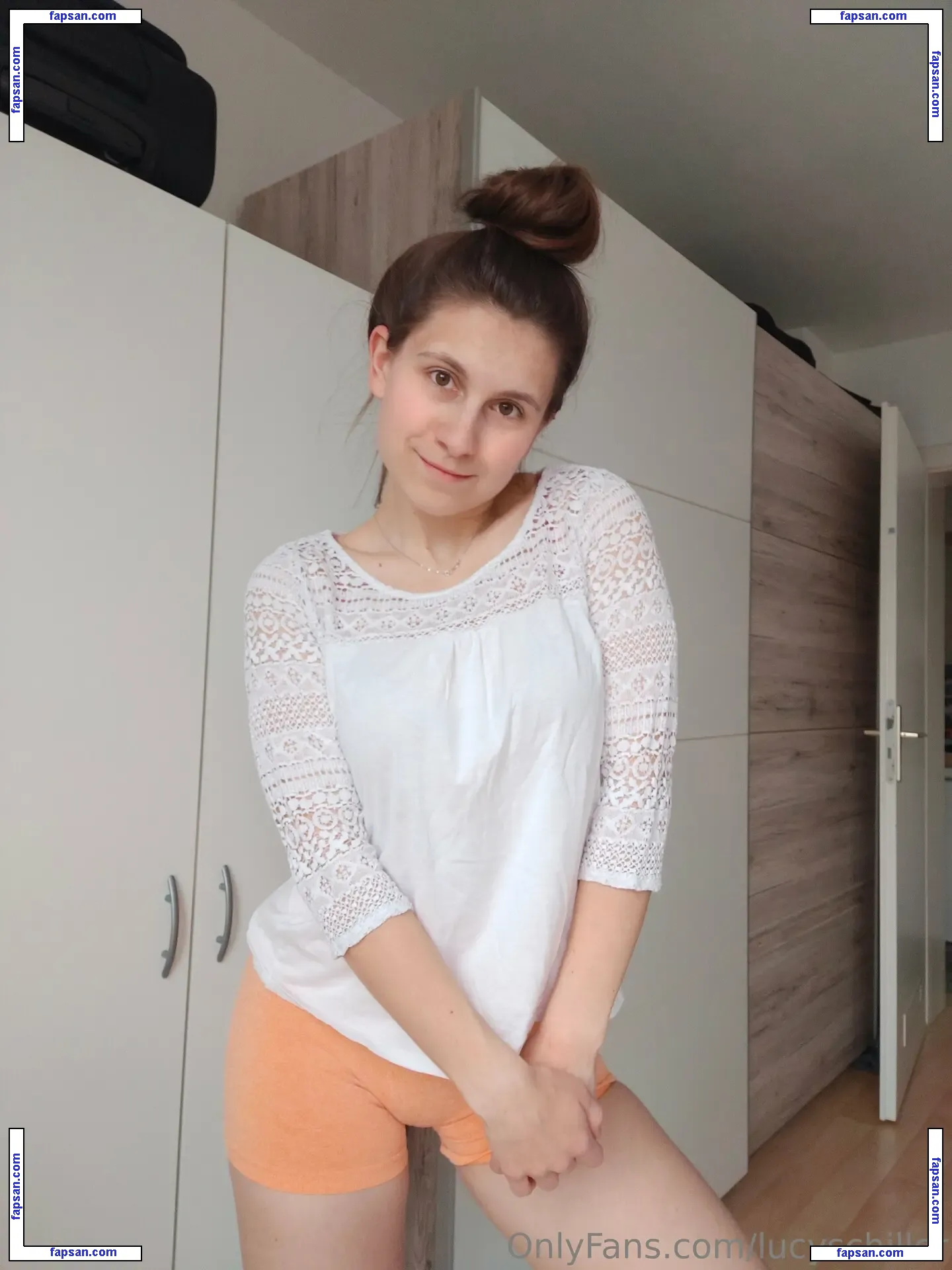 lucyschiller nude photo #0016 from OnlyFans