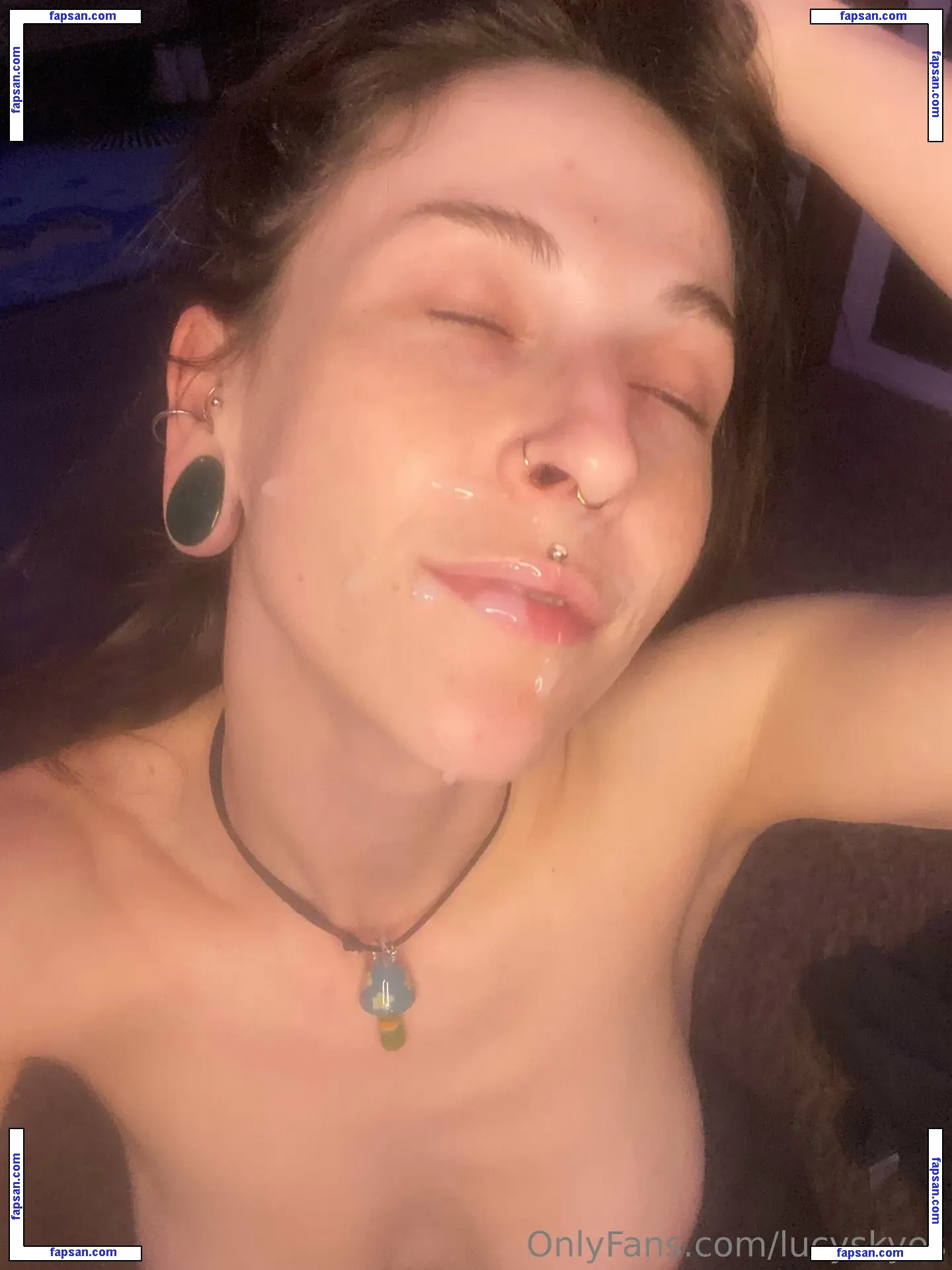 lucyskyes голая фото #0032 с Онлифанс