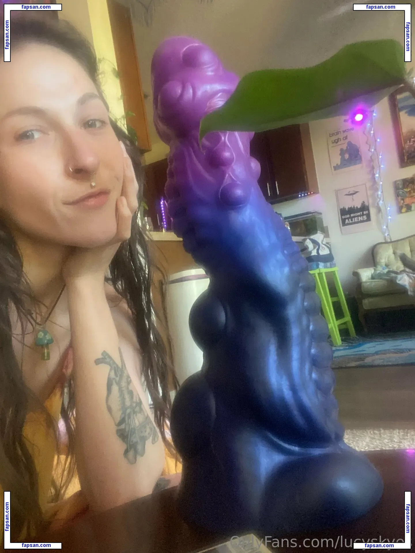 lucyskyes голая фото #0035 с Онлифанс