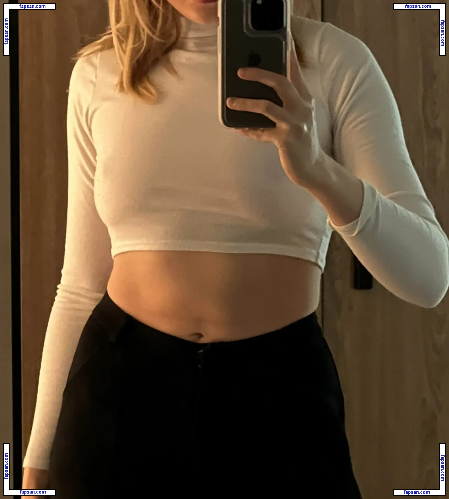 lucyveia голая фото #0003 с Онлифанс