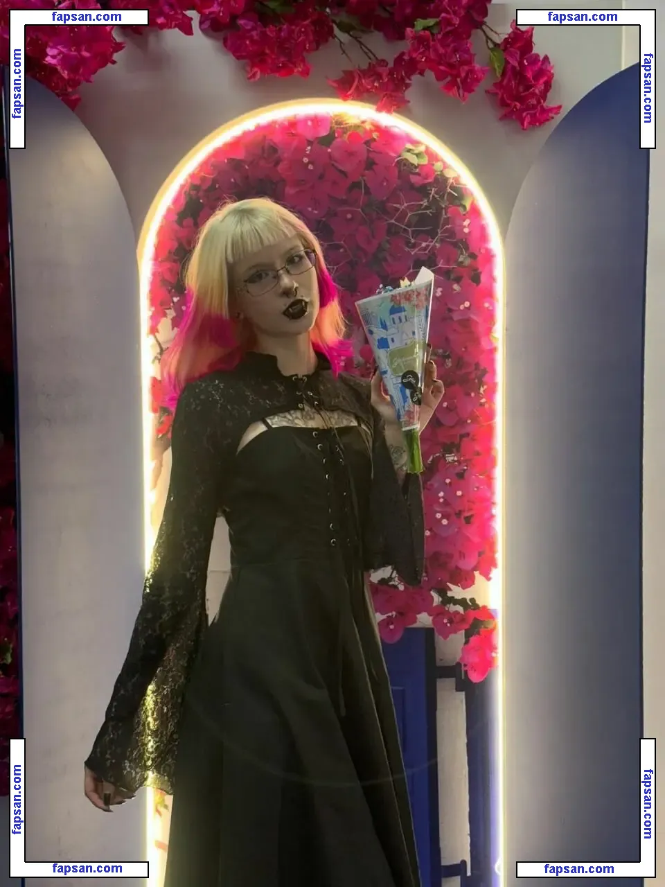 Luh Setra nude photo #0010 from OnlyFans