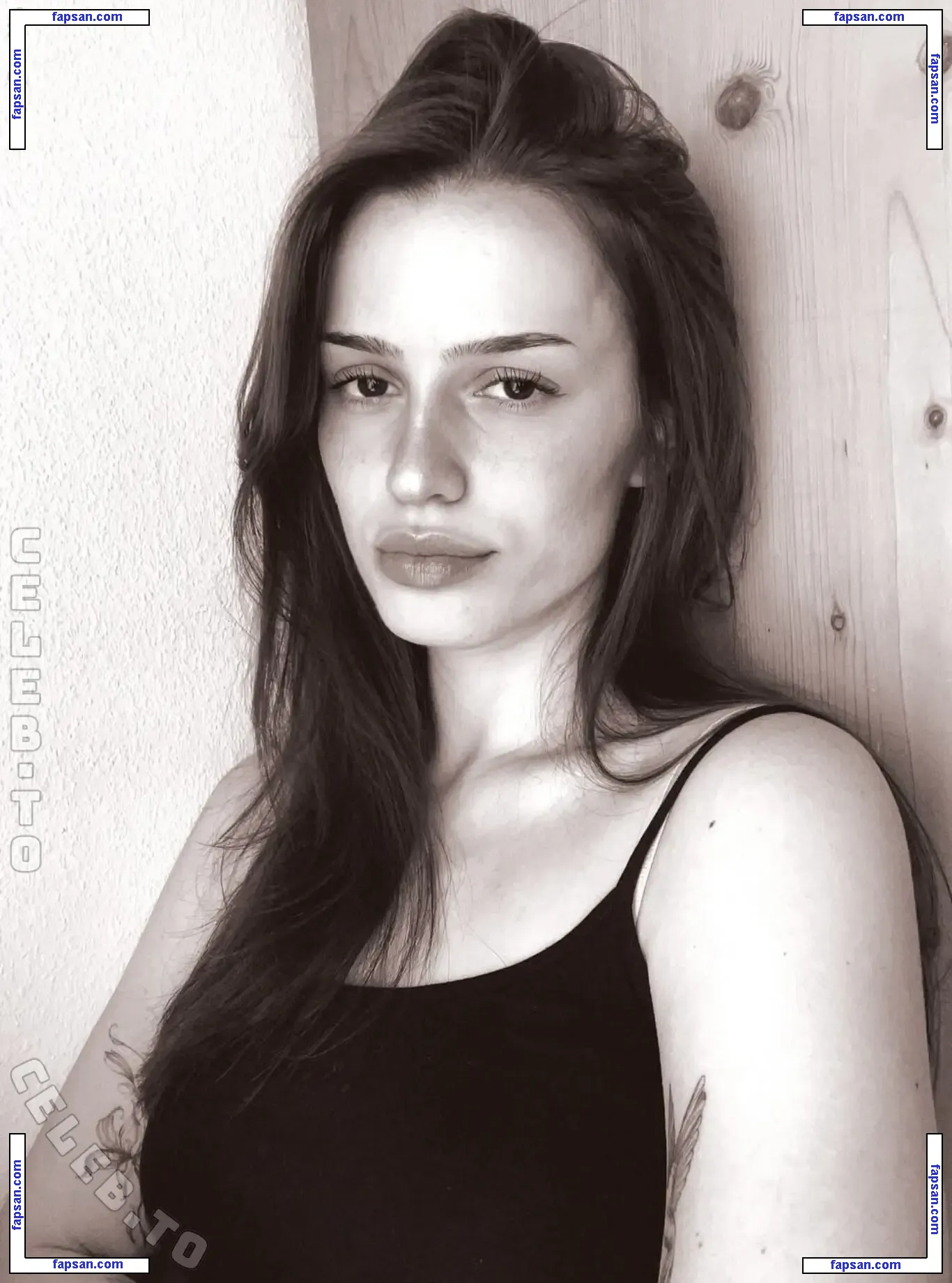 LuisaMariiaa nude photo #0002 from OnlyFans