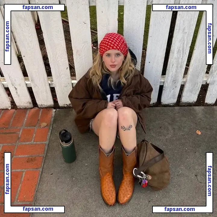 Lulu Wilson nude photo #0005 from OnlyFans