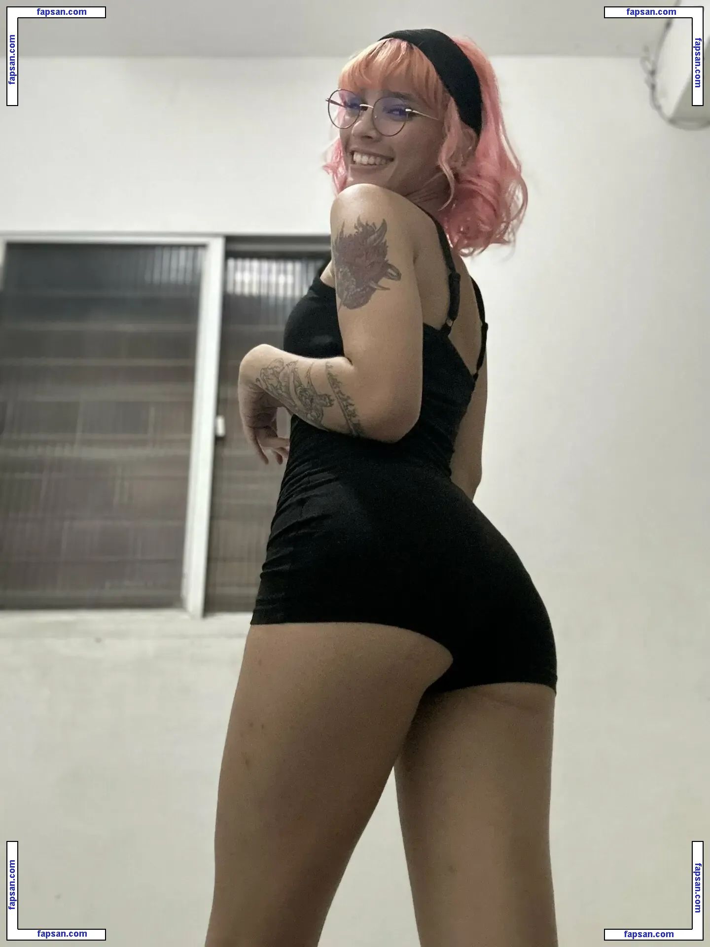 Luluwitox голая фото #0002 с Онлифанс