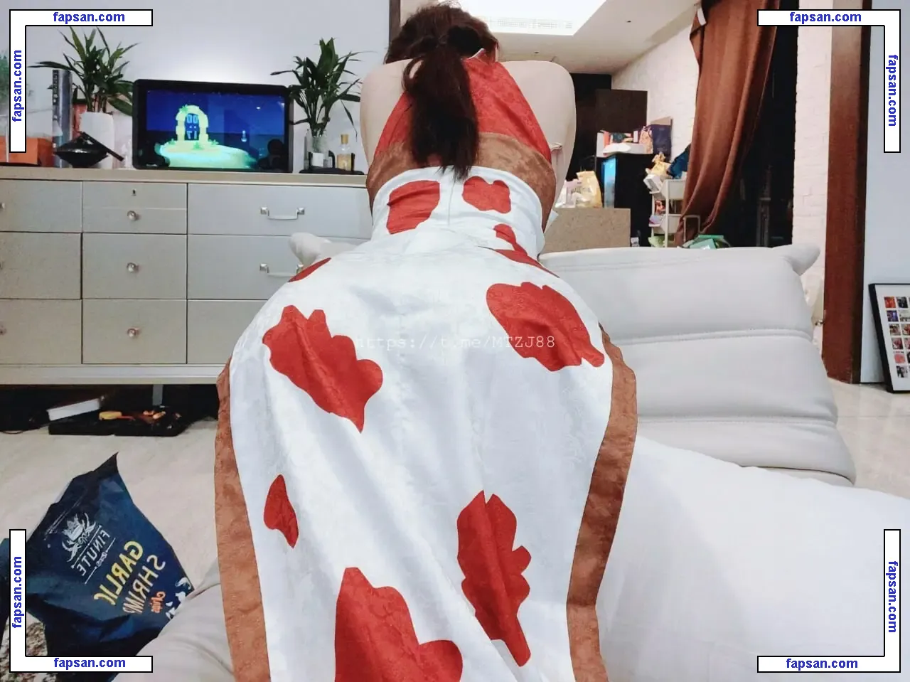 lumanyu2233 nude photo #0026 from OnlyFans