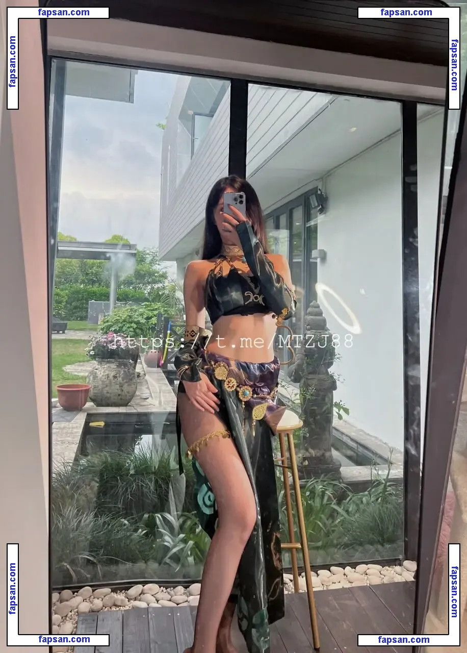 lumanyu2233 nude photo #0052 from OnlyFans