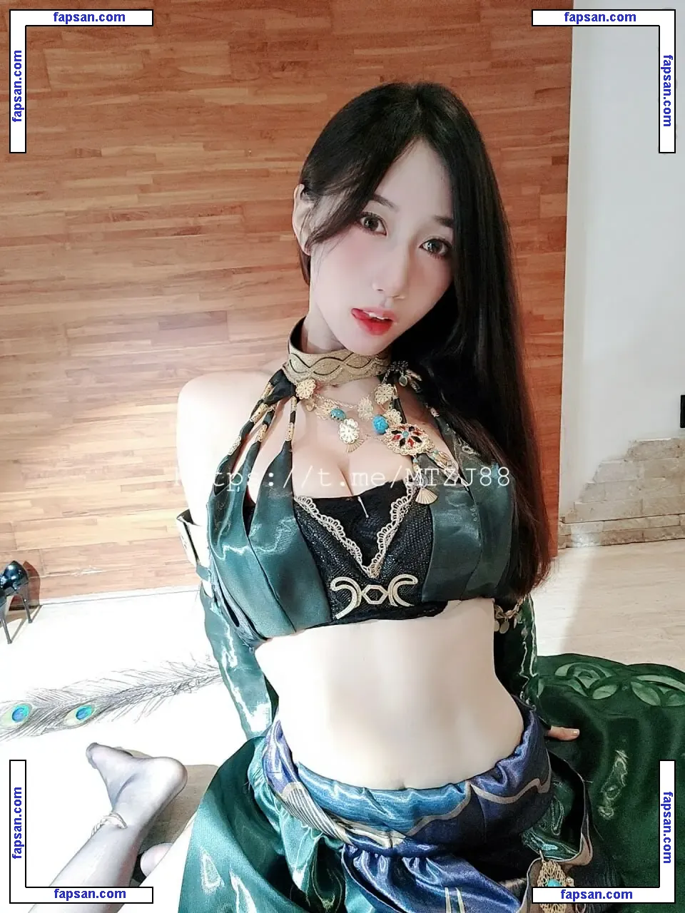 lumanyu2233 nude photo #0055 from OnlyFans