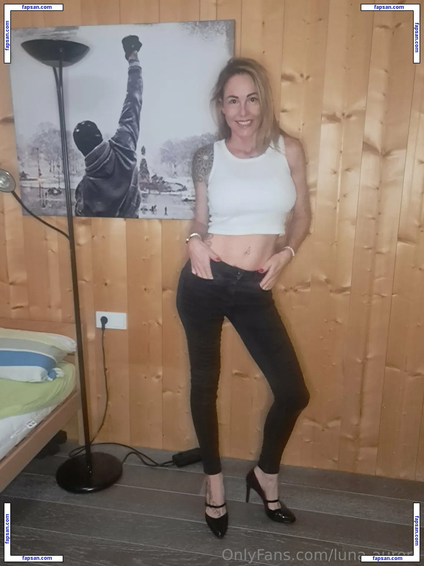 luna-aurora nude photo #0015 from OnlyFans