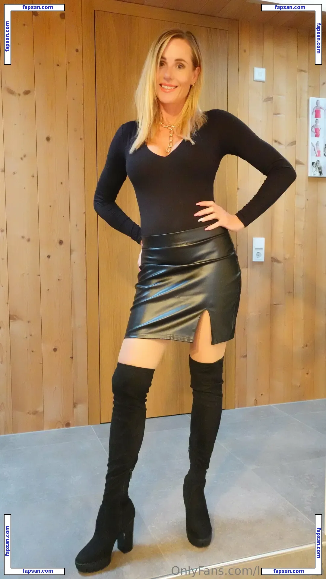 luna-aurora nude photo #0016 from OnlyFans