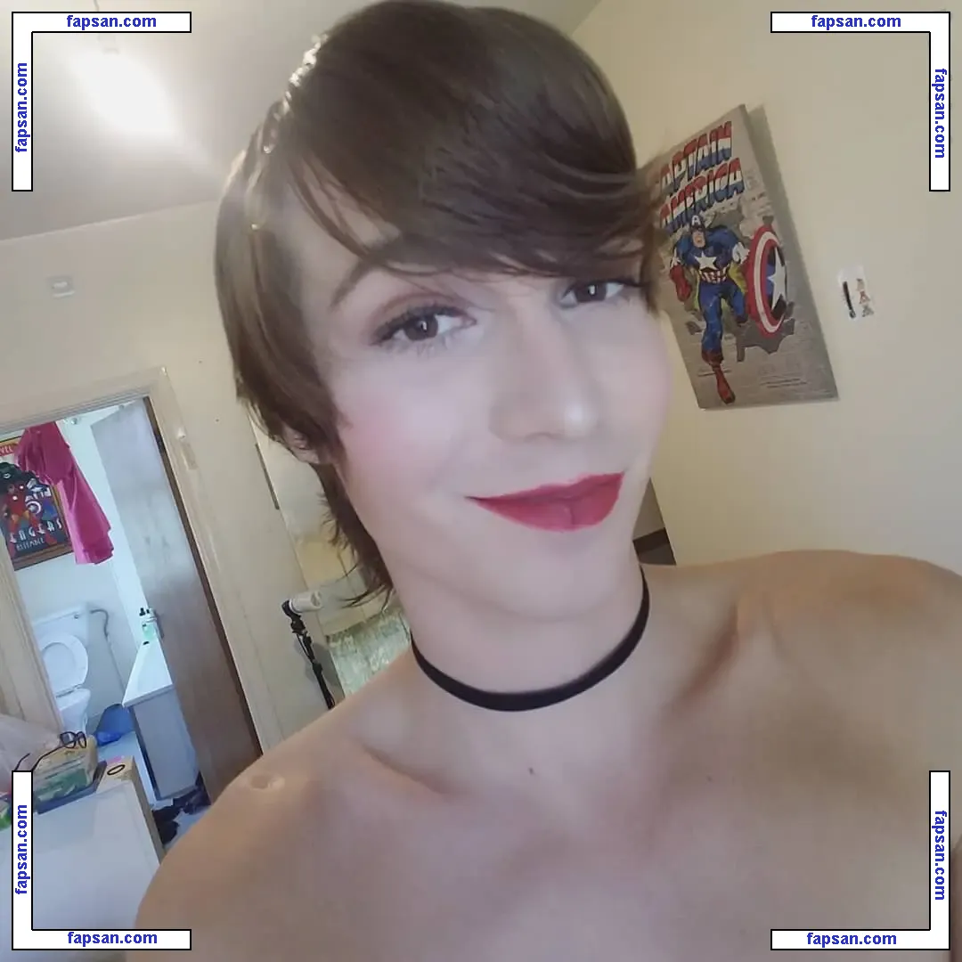 Luna Bella nude photo #0004 from OnlyFans