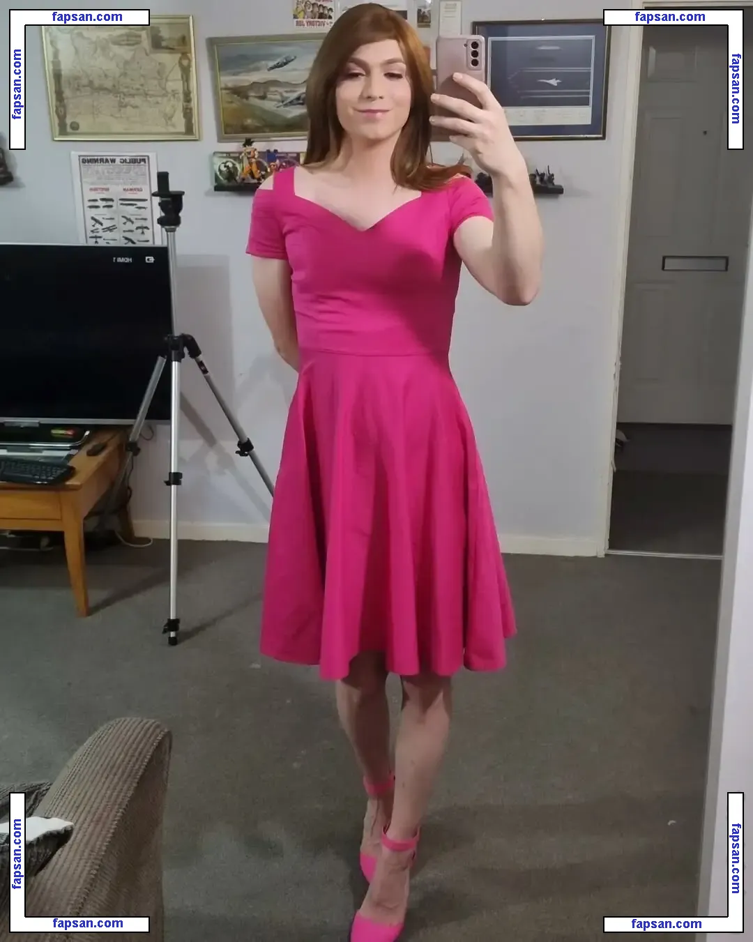 Luna Bella nude photo #0006 from OnlyFans