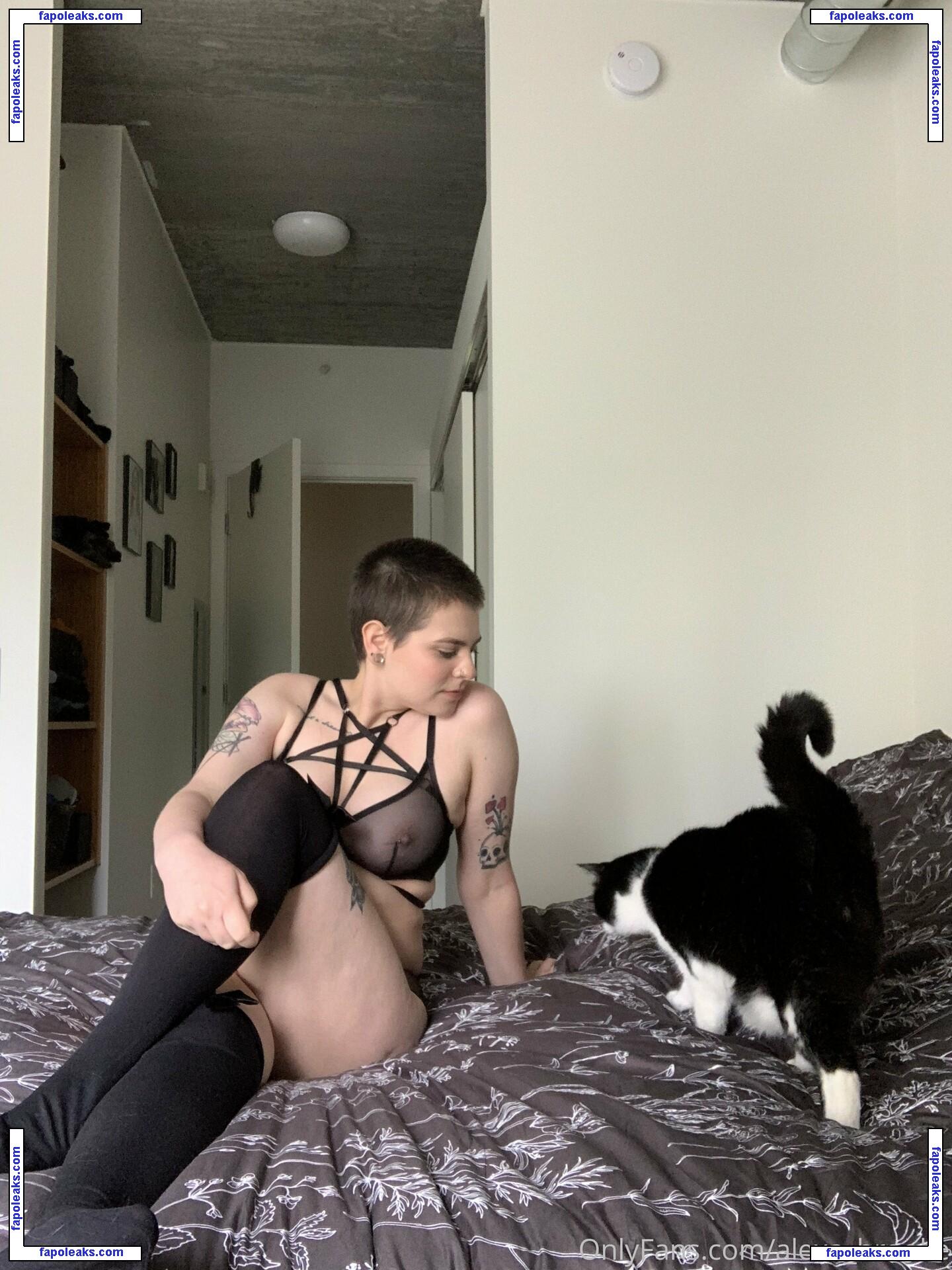 Luna Larei / lunalarei / lunareiqueen nude photo #0007 from OnlyFans