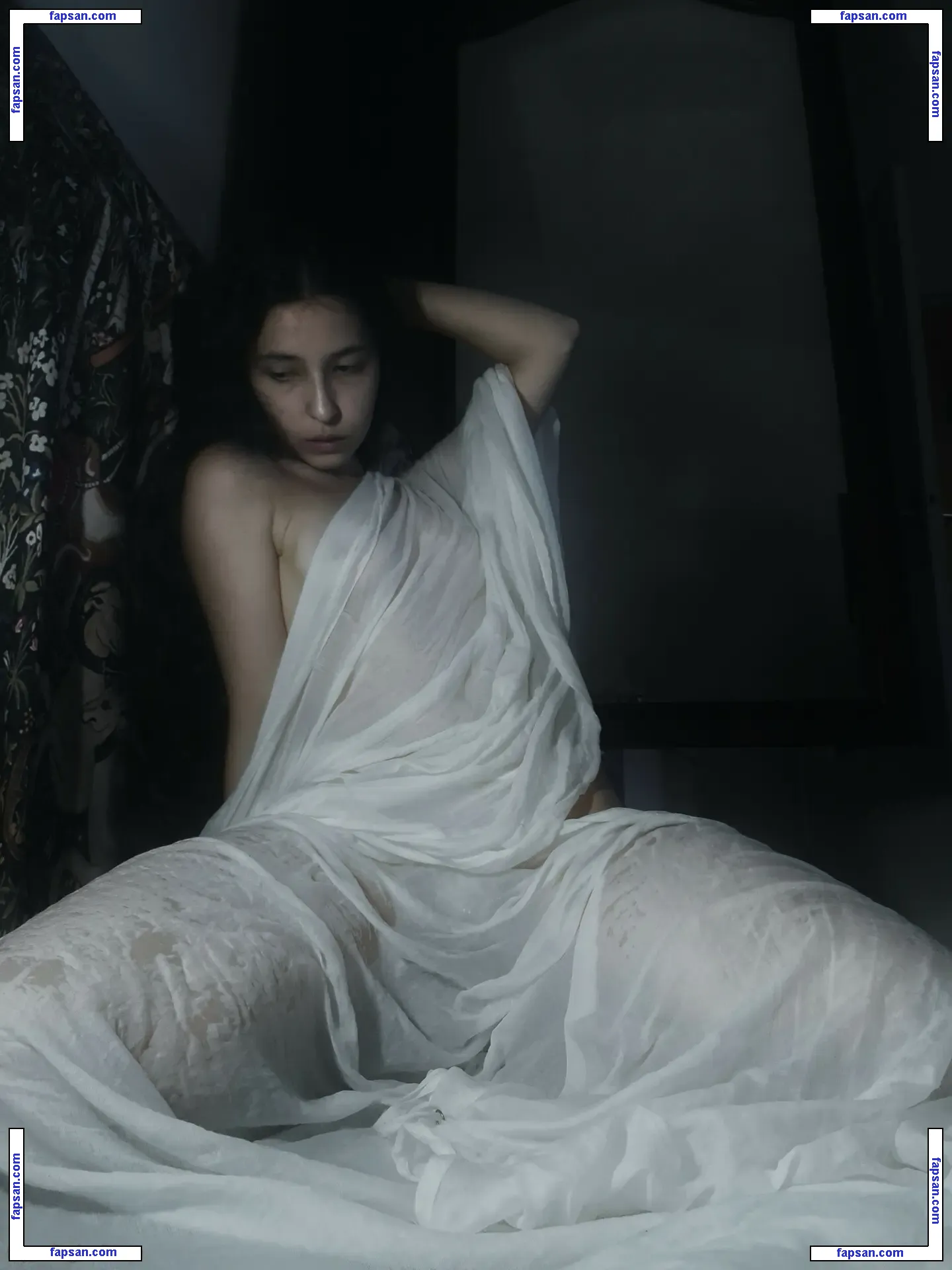 Luna Myosotis nude photo #0010 from OnlyFans