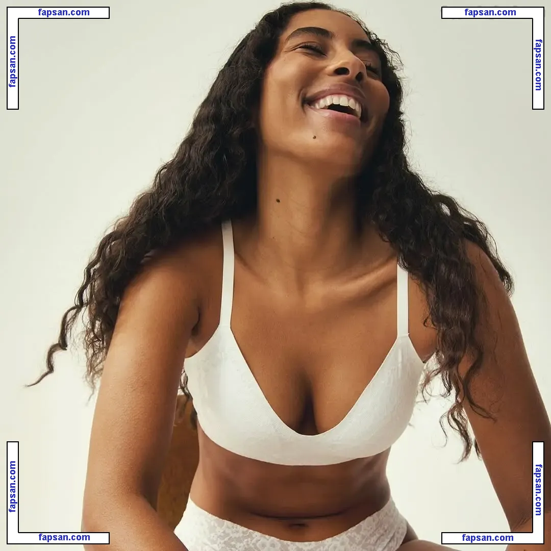 Luna Petersson голая фото #0003 с Онлифанс