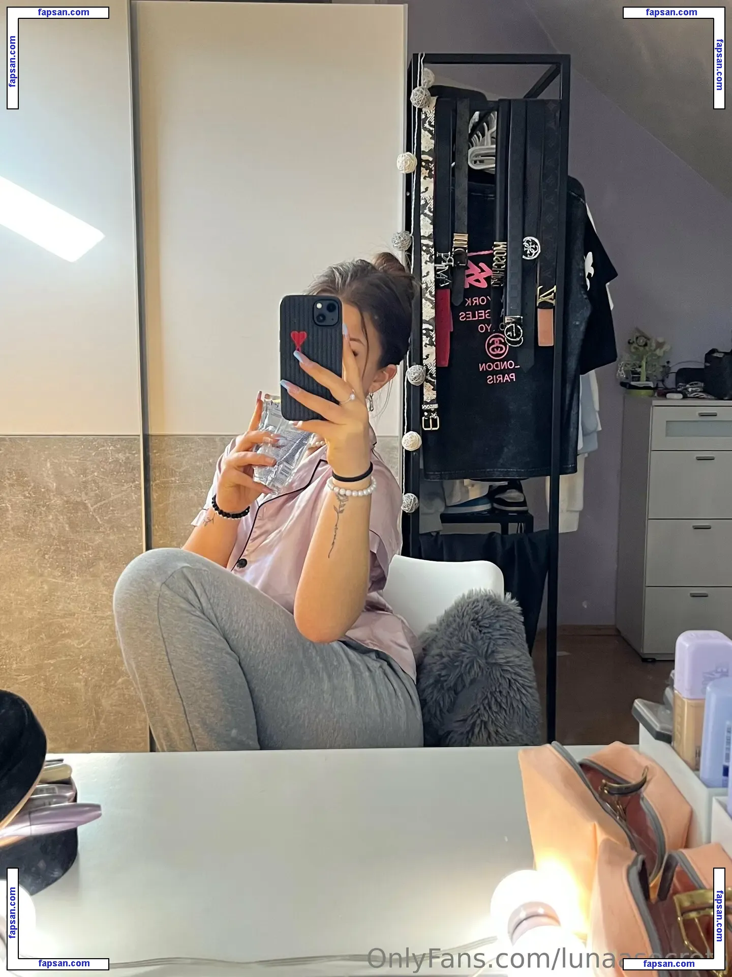 lunaasecrets nude photo #0006 from OnlyFans