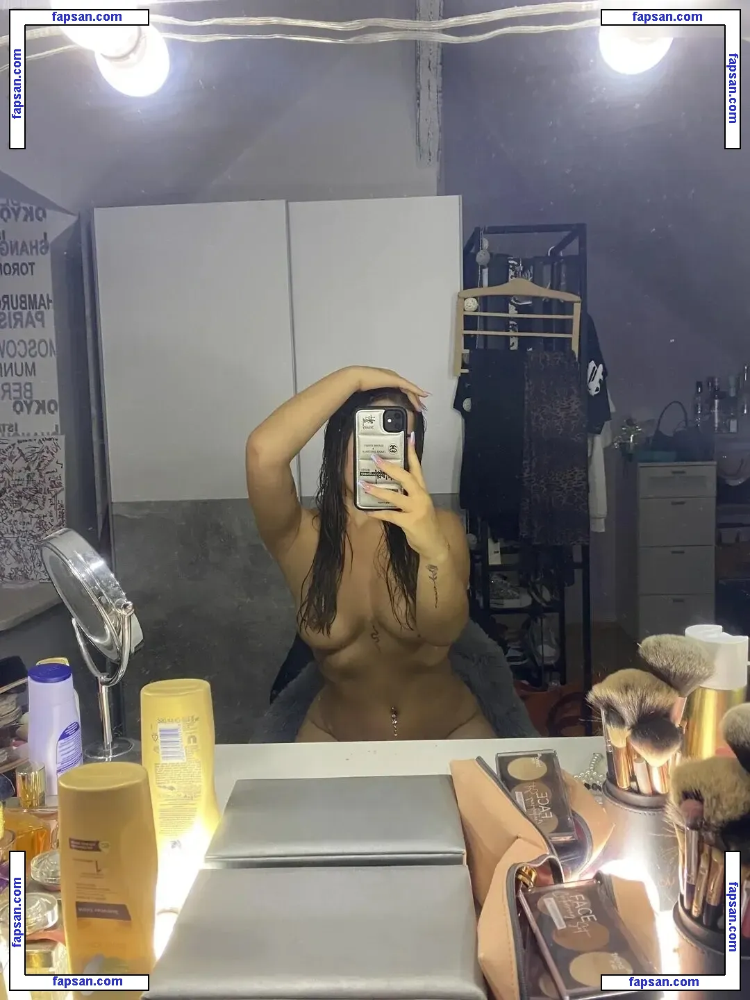 Lunagymgirl nude photo #0002 from OnlyFans