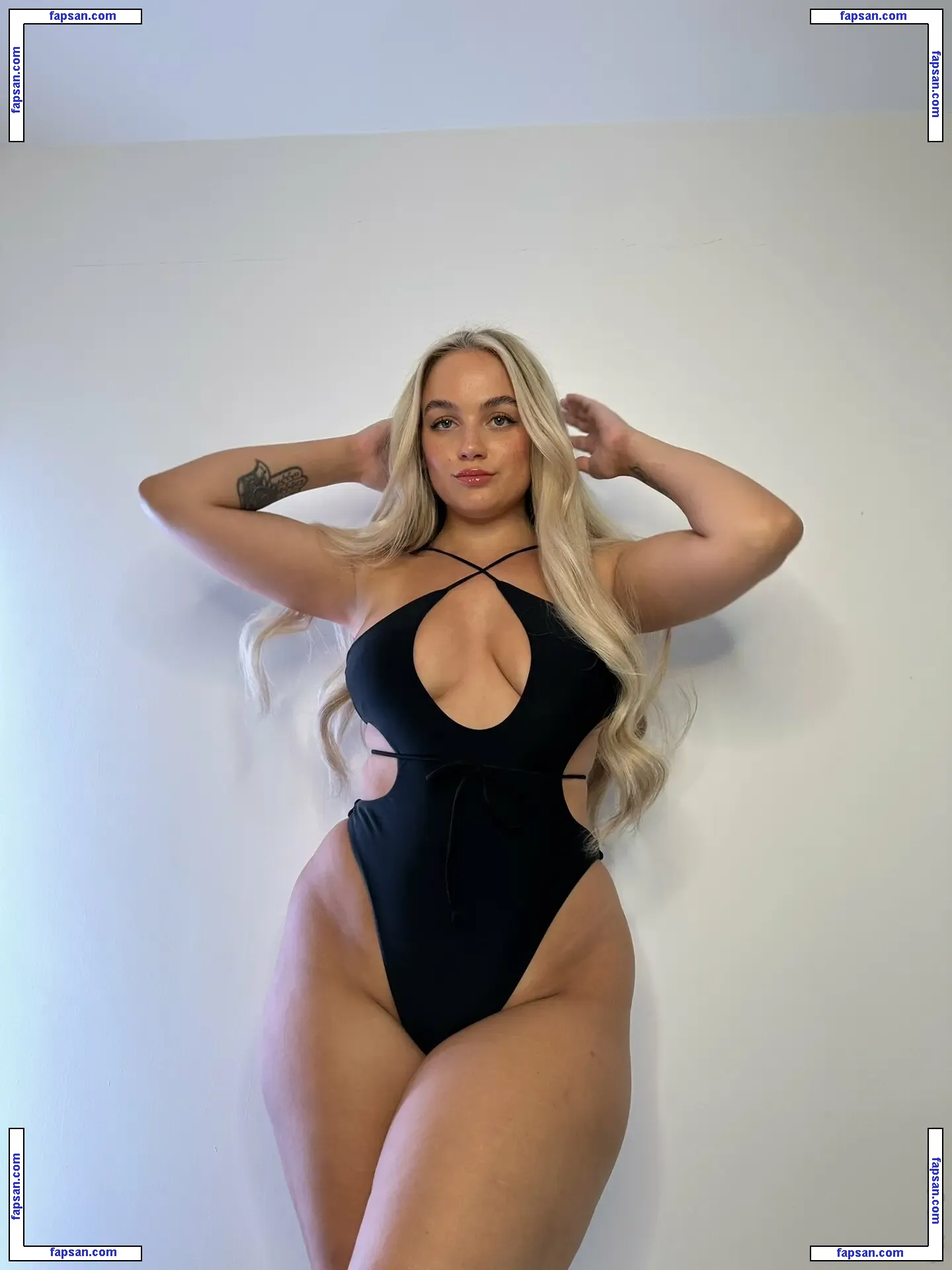 Lunalotton nude photo #0006 from OnlyFans