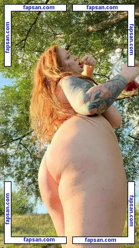 Lunaloufox nude photo #0016 from OnlyFans