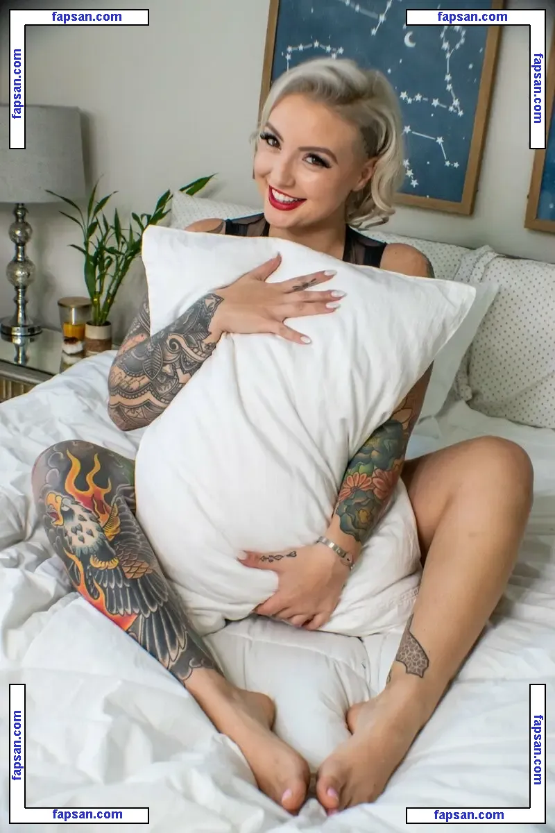 lunalynnyes nude photo #0001 from OnlyFans