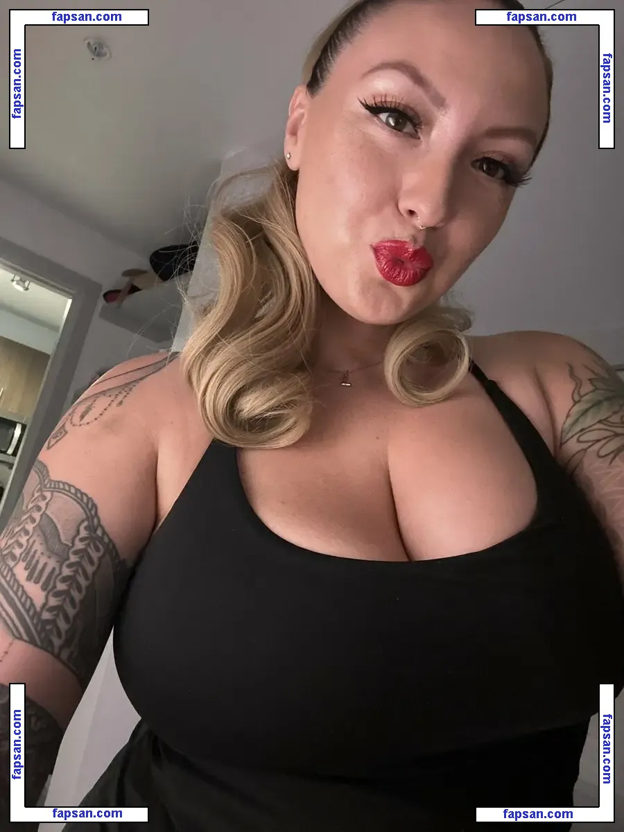 lunalynnyes nude photo #0004 from OnlyFans